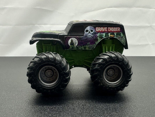 Hot Wheels Monster Grave Digger Truck 1:64 Scale 6070