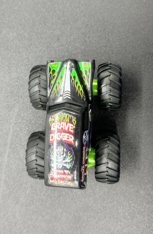 Hot Wheels Monster Grave Digger Truck 1:64 Scale 6070