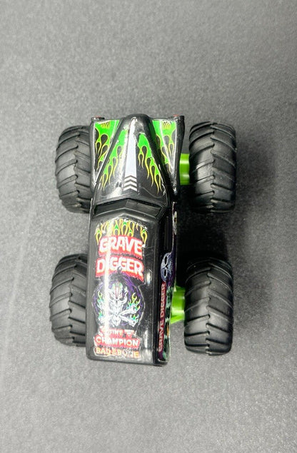 Hot Wheels Monster Grave Digger Truck 1:64 Scale 6070