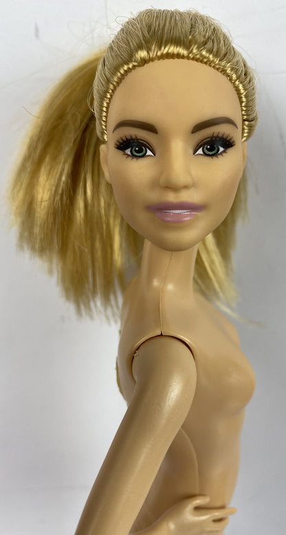 M939/2 Barbie Mattel 2016 Moveable 30cm Figure In Good Condition