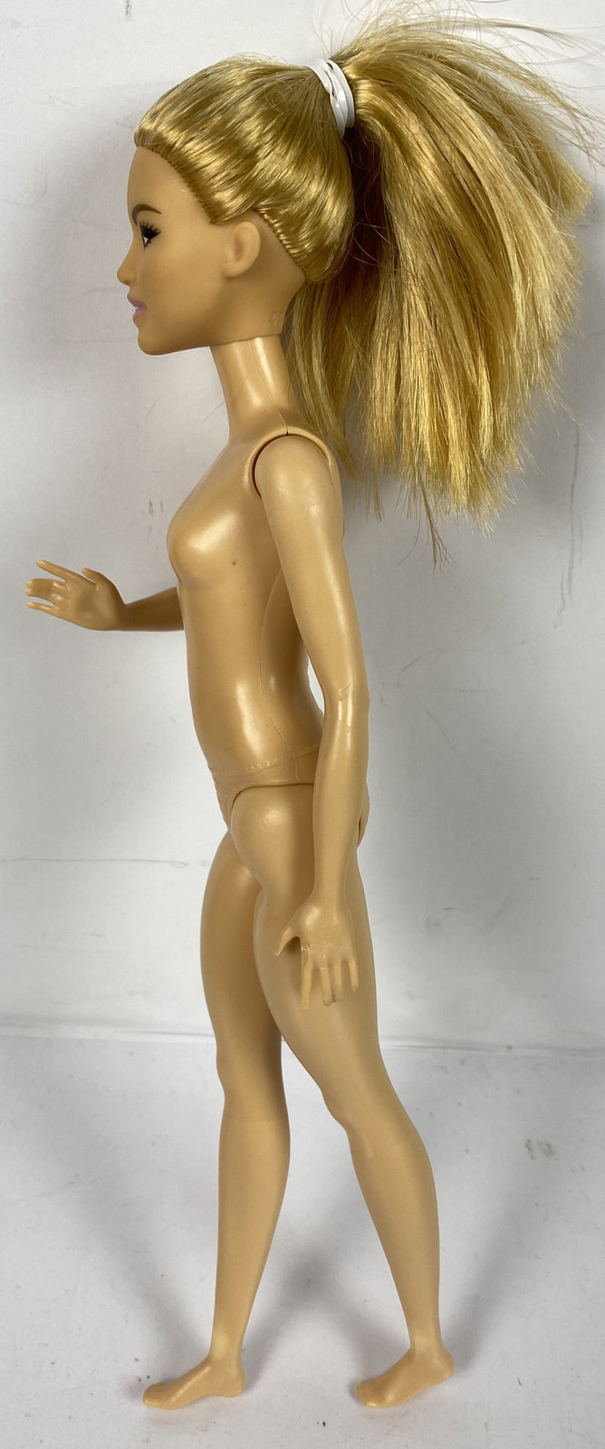 M939/2 Barbie Mattel 2016 Moveable 30cm Figure In Good Condition