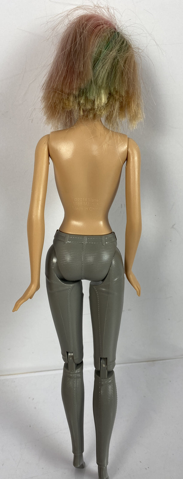 M939/5 Barbie Mattel 2014 Moveable 30cm Figure In Good Condition