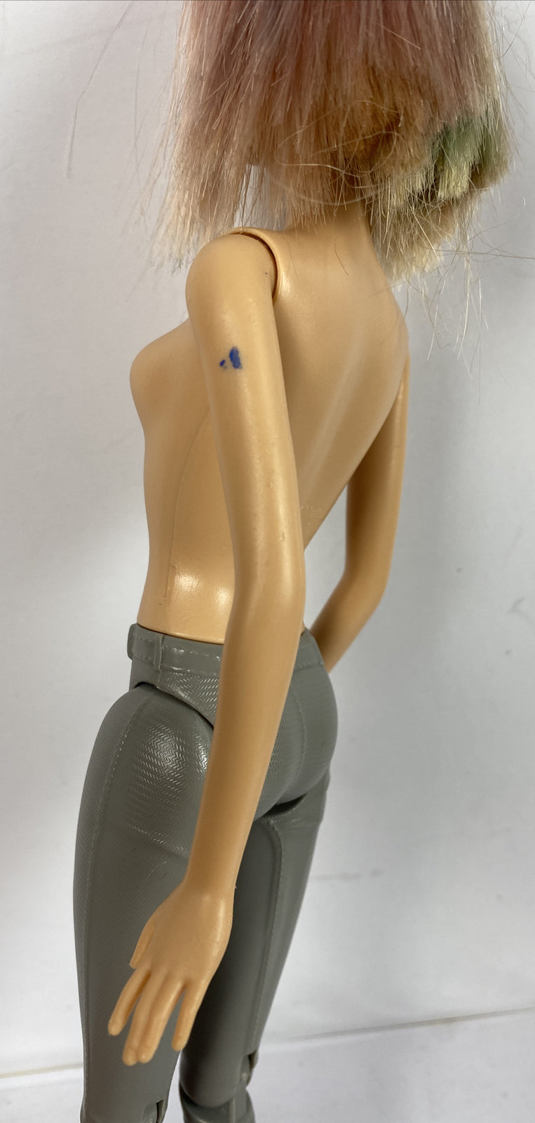 M939/5 Barbie Mattel 2014 Moveable 30cm Figure In Good Condition