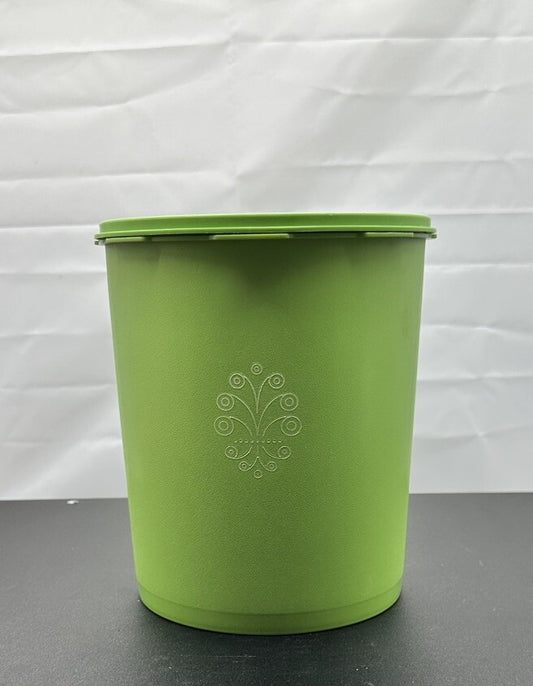 Vintage Tupperware LIME GREEN Containers Starburst Press 21.5 cm by 17 cm 8584