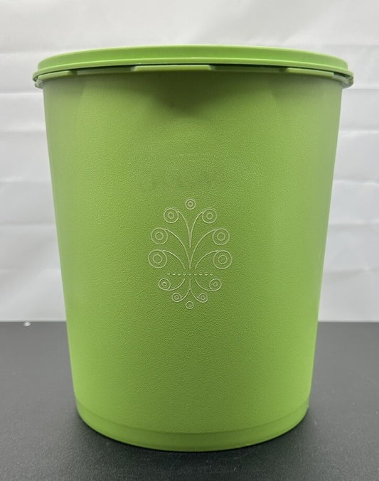 Vintage Tupperware LIME GREEN Containers Starburst Press 21.5 cm by 17 cm 8587