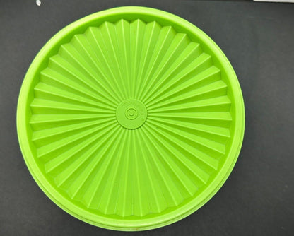 Vintage Tupperware LIME GREEN Containers Starburst Press 21.5 cm by 17 cm 8587