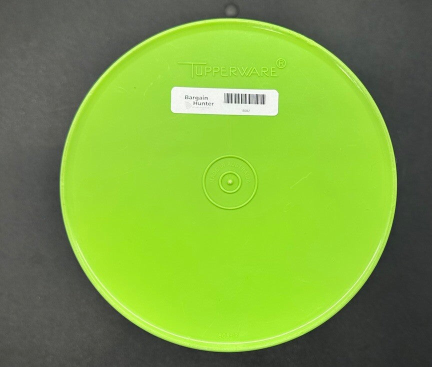Vintage Tupperware LIME GREEN Containers Starburst Press 21.5 cm by 17 cm 8587