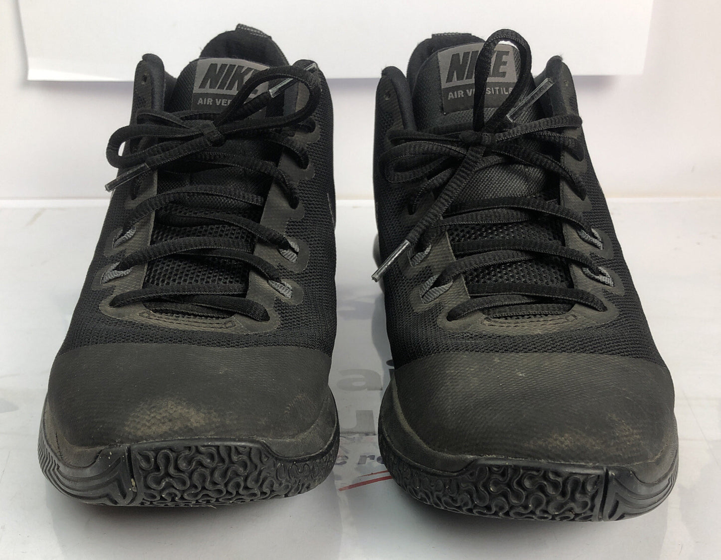 F52 Nike Air Versitile Sneakers Shoes In Black US8.5 UK7.5 In Good Condition