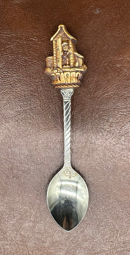 Souvenir Spoon Sivaraman Pottery Australia Made, silver plated In OK Cond
