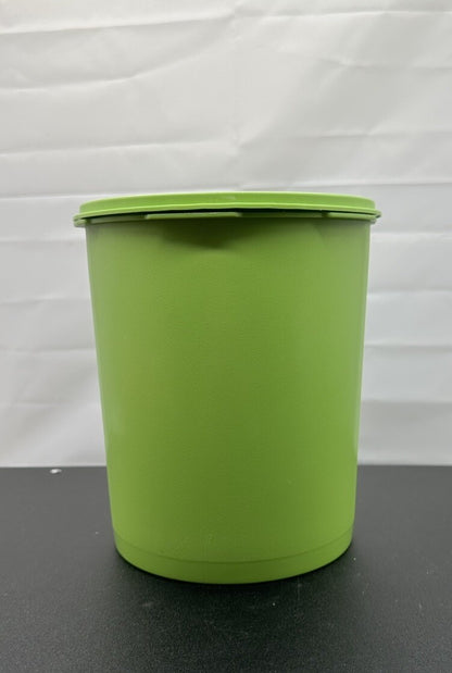 Vintage Tupperware LIME GREEN Containers Starburst Press 19.5 cm by 15 cm 8588