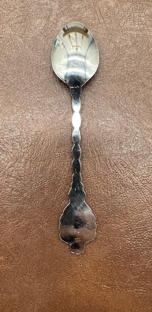 Souvenir Spoon Singapore silver plated In OK Cond