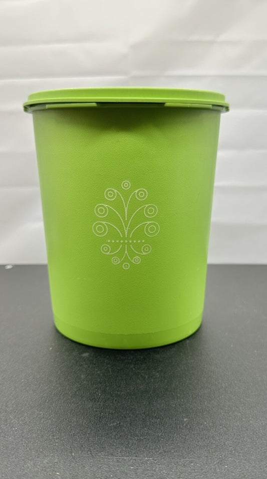 Vintage Tupperware LIME GREEN Containers Starburst Press 17.5 cm by 13 cm 8582