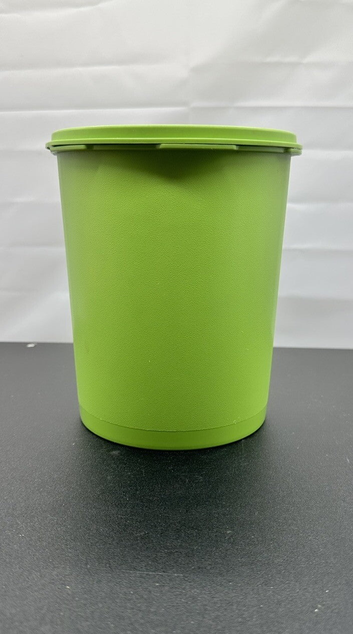 Vintage Tupperware LIME GREEN Containers Starburst Press 17.5 cm by 13 cm 8582