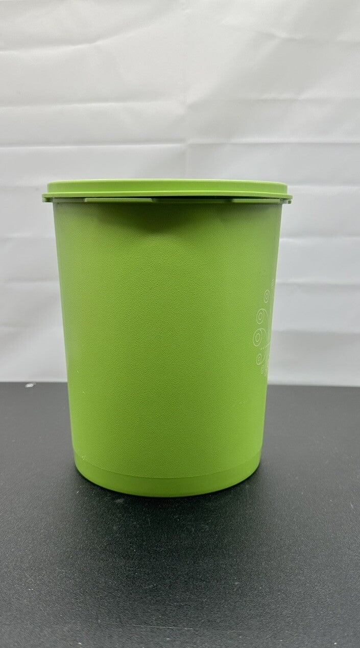 Vintage Tupperware LIME GREEN Containers Starburst Press 17.5 cm by 13 cm 8582