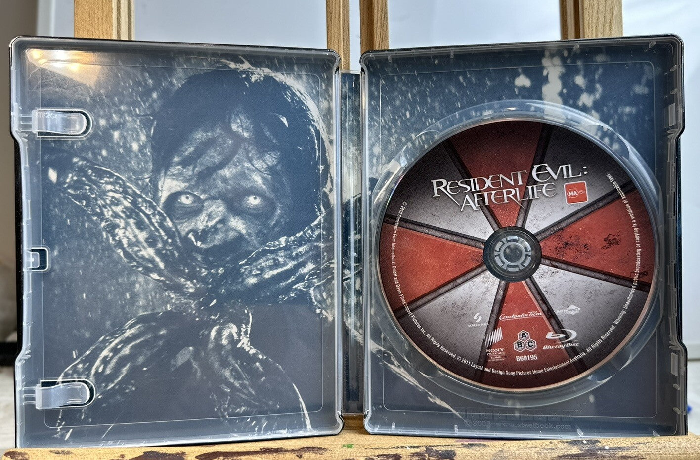 Resident Evil : Afterlife Metal Case Blu-ray - In Good Condition 4735