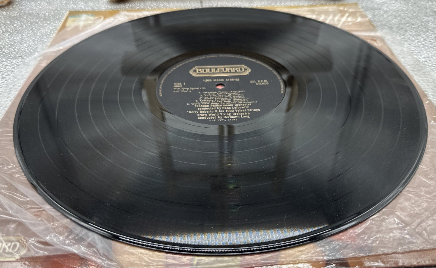 1000 Magic Strings Record In Good Condition 7042