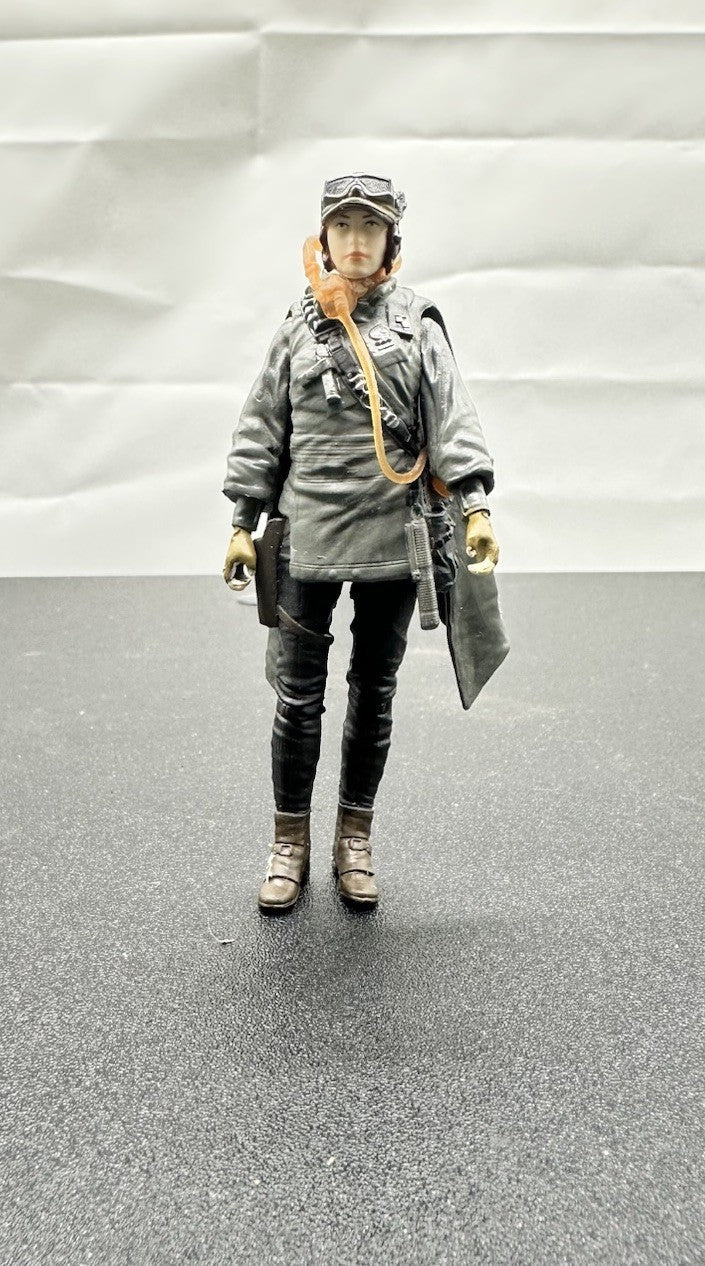 Star Wars Rogue One Jyn Erso Action Figure In Good Condition 9cm 8400