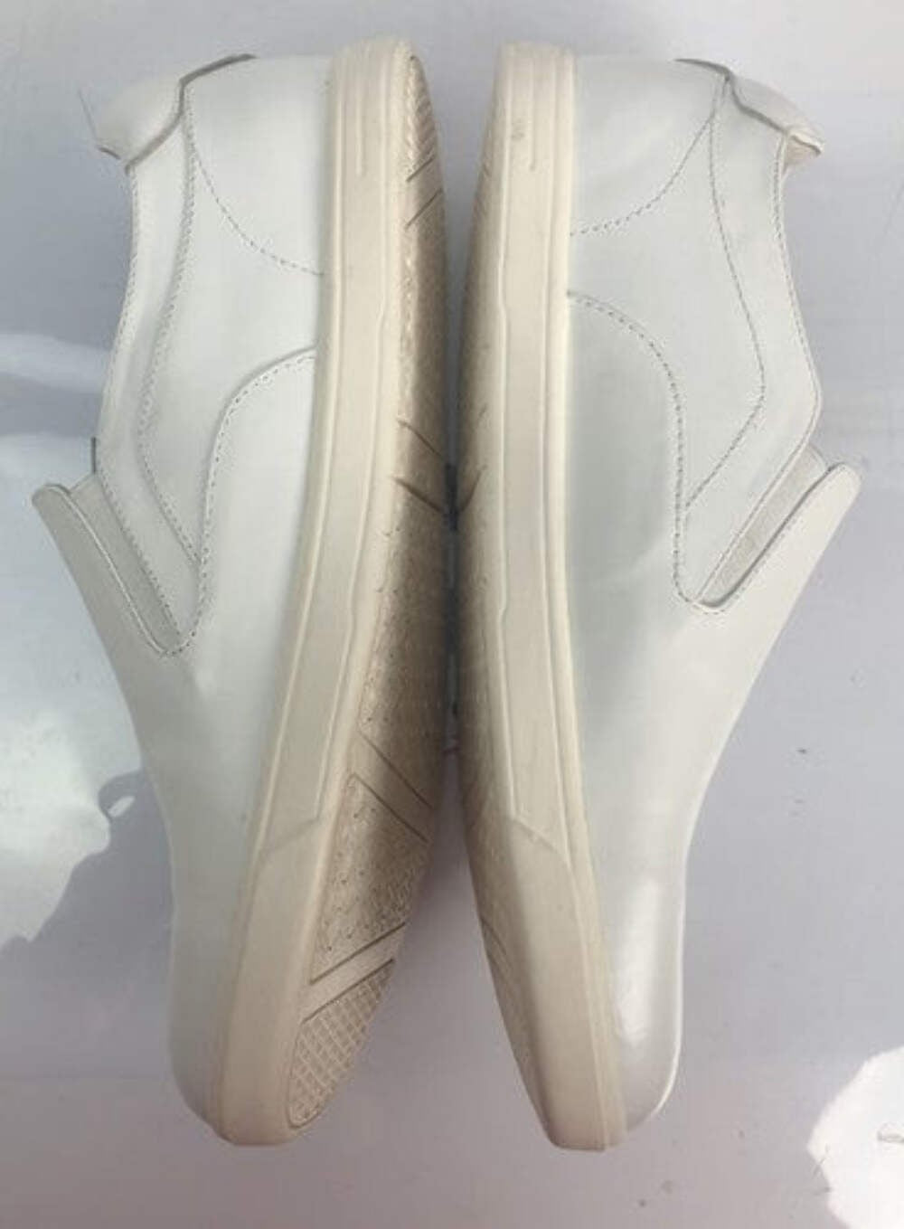 UGG Australia  Men's Leather Casual Comfort Shoes White Size AU 11 New With Box