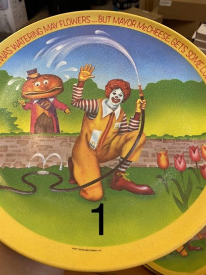 McDonalds Collector Plastic Plate 1977 vintage Ronald and Hamburglar +Free Post