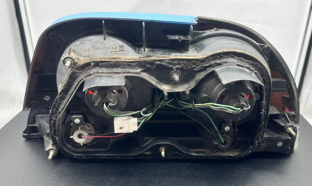 NISSAN SKYLINE R33 COUPE 1993 - 1998 OEM Left Hand Side TAIL LIGHT 6044