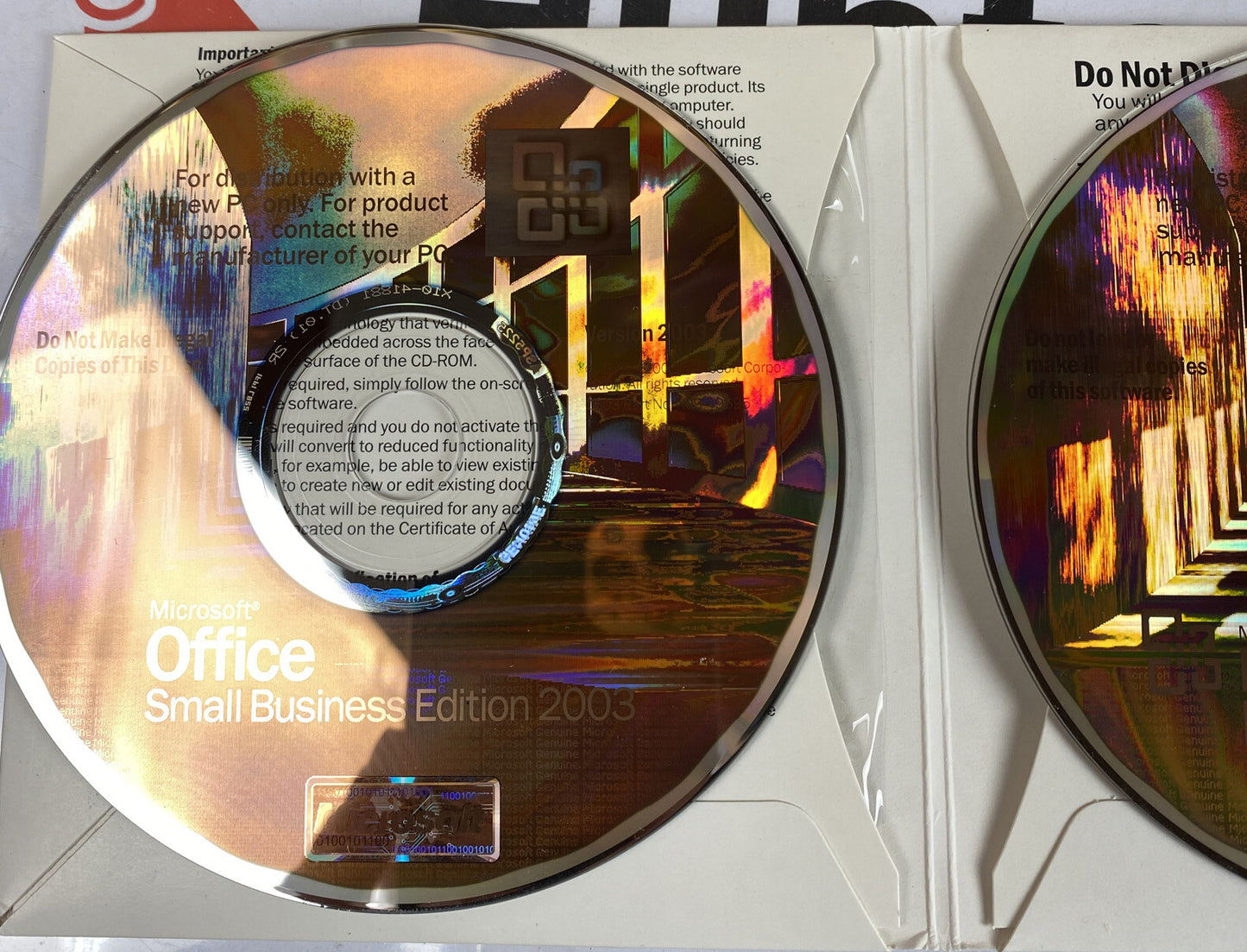 M1040 Microsoft Office Small Business Edition 2003 & Contract Manager