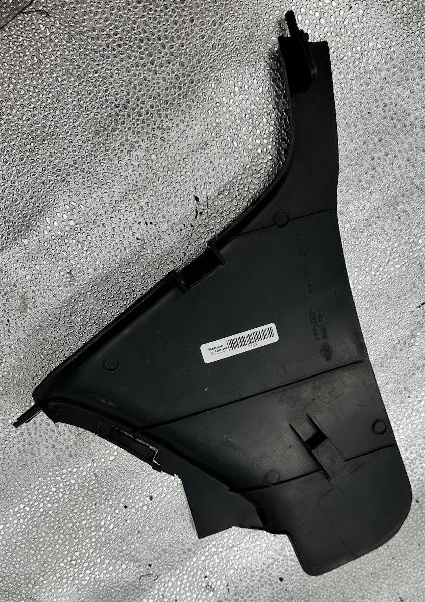 Nissan Skyline R33 Used Lower Dash Instrument Cover 6892015U00 Brocken Clip 9149