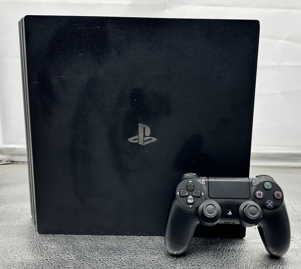 Sony PlayStation Four PS4 Black Console CUH-7202B 1TB In Good Condition 10220