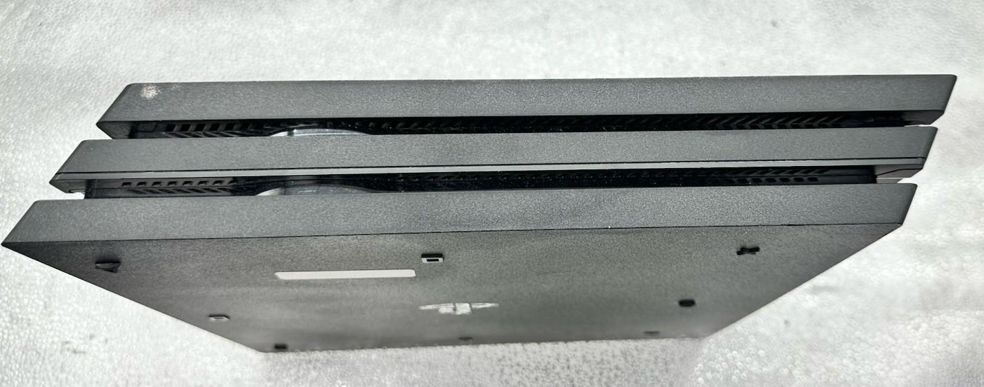 Sony PlayStation Four PS4 Black Console CUH-7202B 1TB In Good Condition 10220