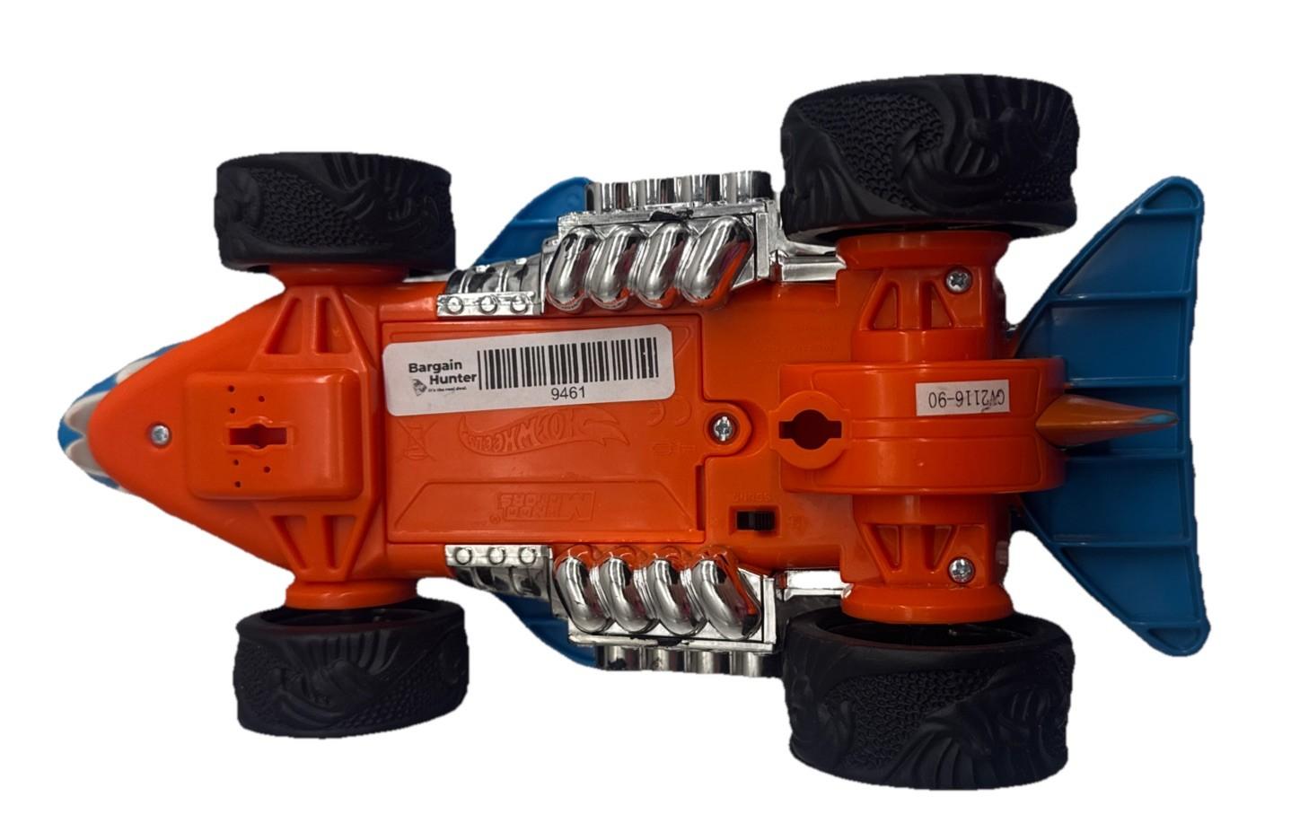 Hot Wheels 9" Monster Action Sharkcruiser Lights Up Moves Makes Noises 9461