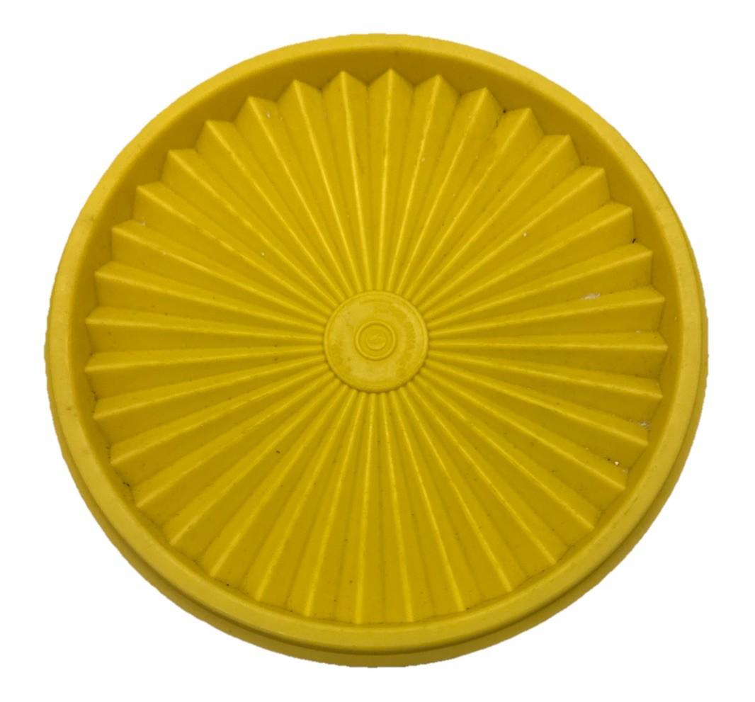 Vintage Tupperware Yellow Containers Starburst Press 27 cm by 17 cm 9445