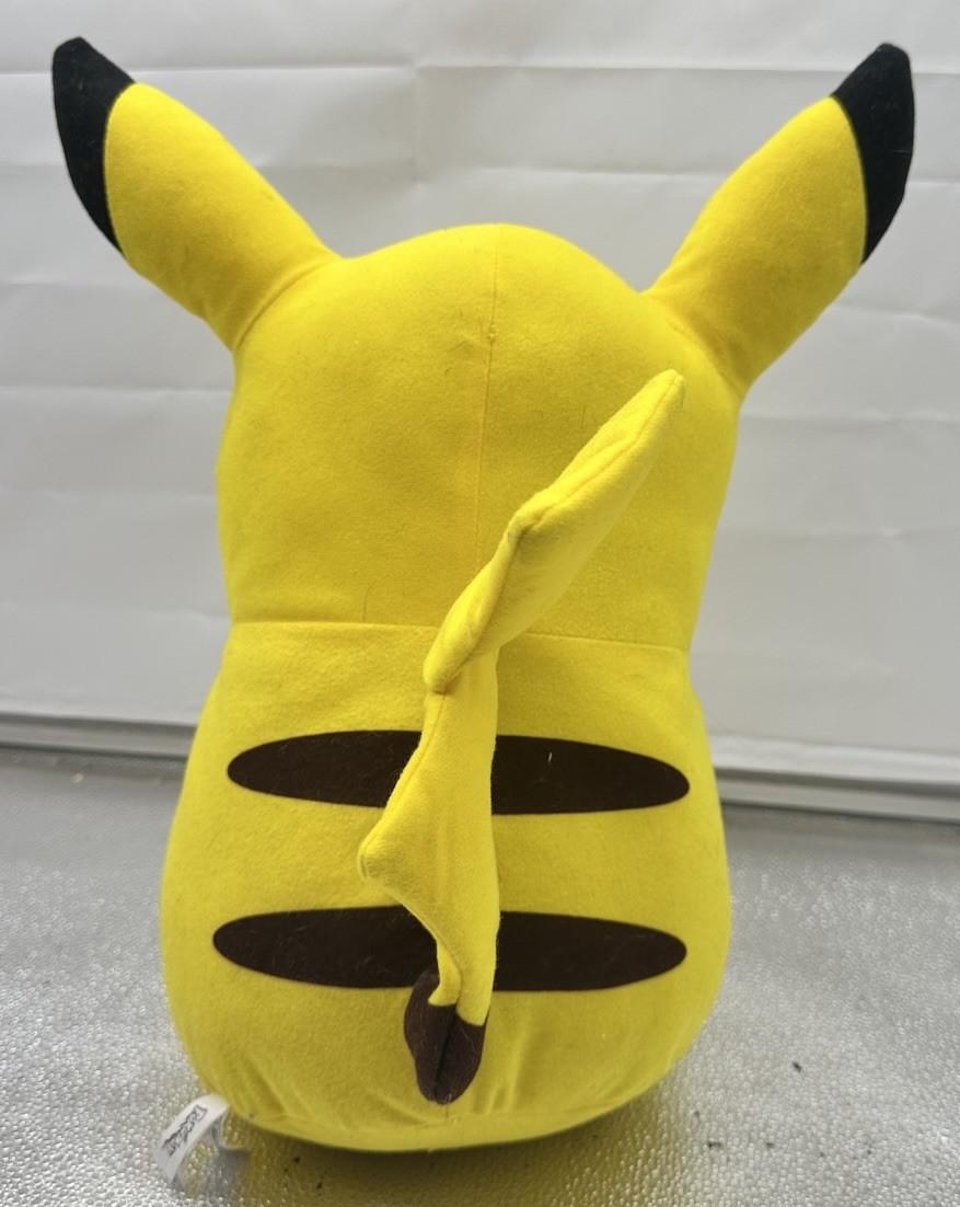 Pikachu Pokémon Plush Soft Toy 28cm Cuddly in Good Used Condition 9896