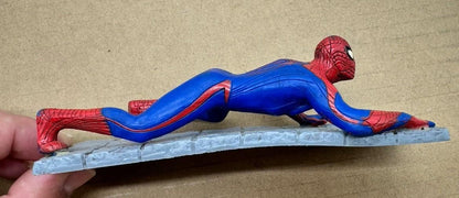 2011 Spider man 14.5cm Red & Blue on wall Toy Swim Ways Vintage In GC 9590