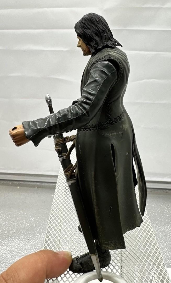 Lord Of The Rings Fellowship Of The Ring Weathertop Strider Figure 16cm 9180