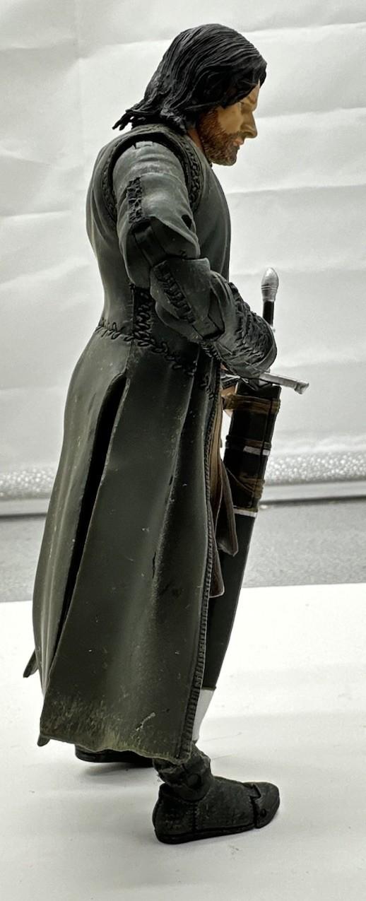 Lord Of The Rings Fellowship Of The Ring Weathertop Strider Figure 16cm 9180