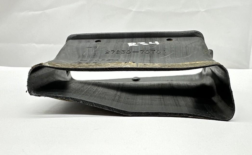 Nissan Skyline R33 /R34 Floor Duct 27830 70T01 In Good Condition 9384