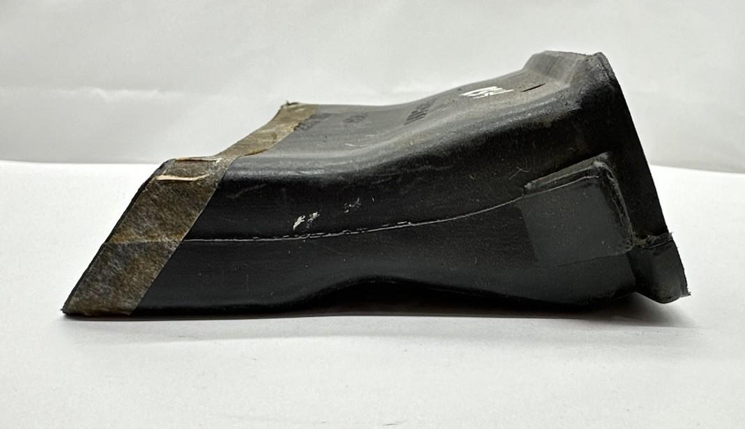 Nissan Skyline R33 /R34 Floor Duct 27830 70T01 In Good Condition 9384
