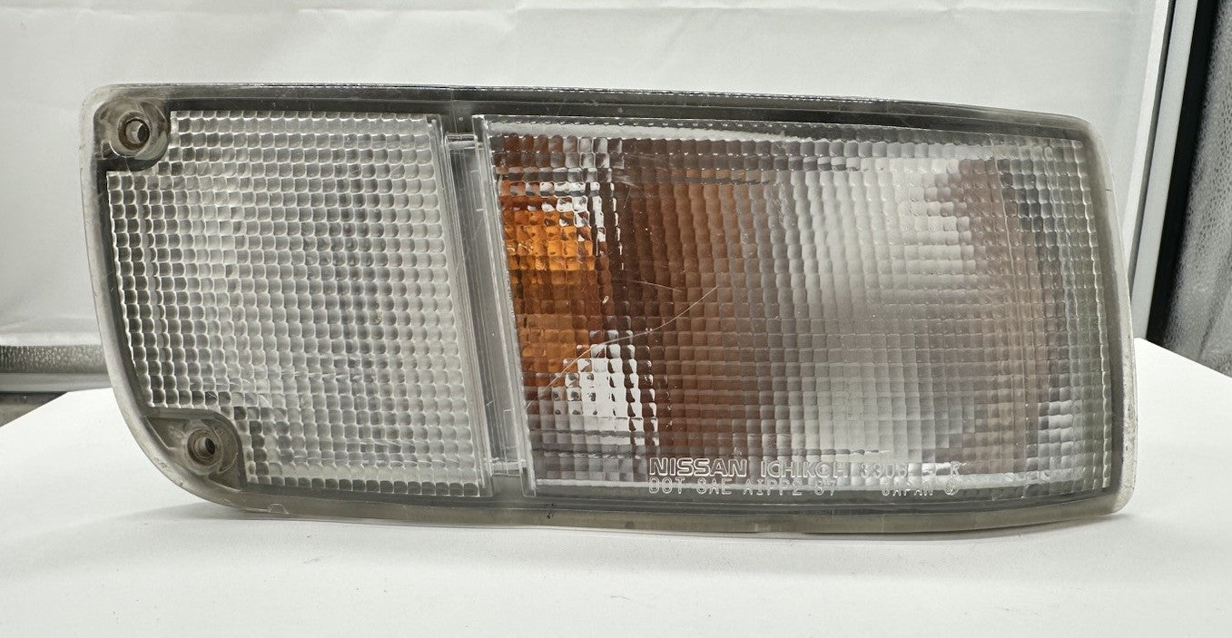 Nissan 300ZX Z32 Front Indicator Corner Light RH In OK Condition 9329