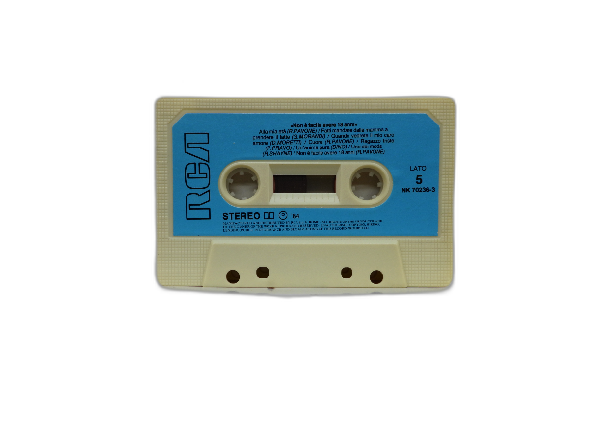 Rca Vengo Anch'io No Tu No / Non È Facile Avere 18 Anni Music Cassette 1984