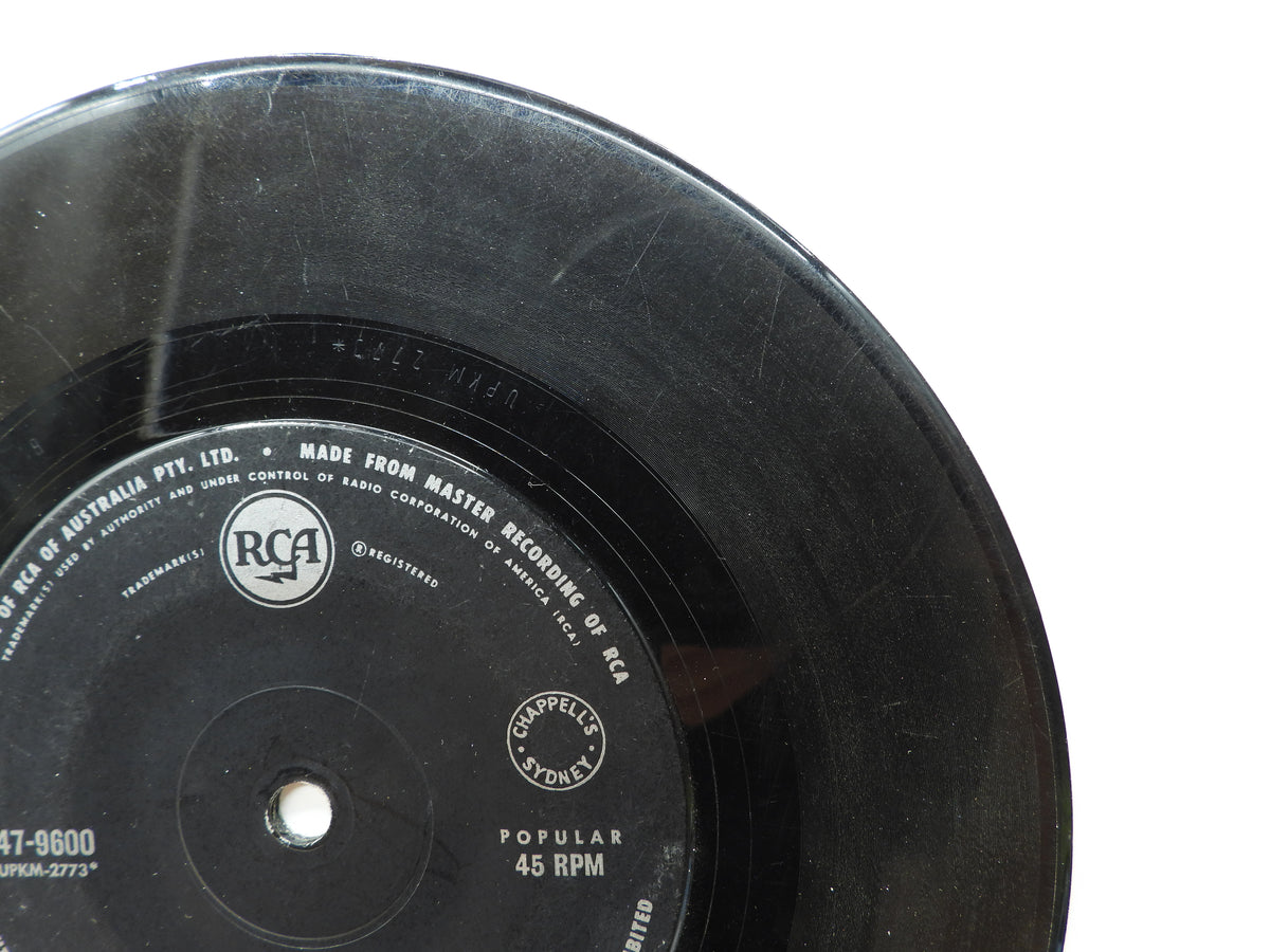 Elvis Presley You'll Never Walk Alone / We Call on Him 45 Rpm Vinyl Single Rca