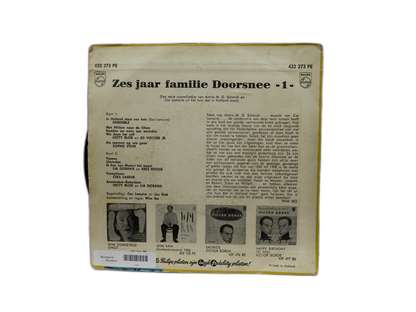Zes Jaar Familie Doorsnee No. 1 Vinyl Record 45 Rpm Philips
