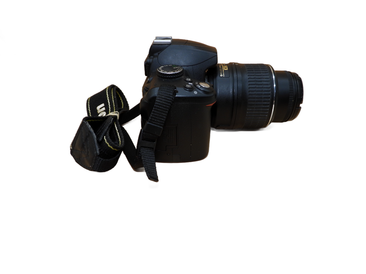 Nikon D3000 Dslr Camera With 18 55mm Vr Lens