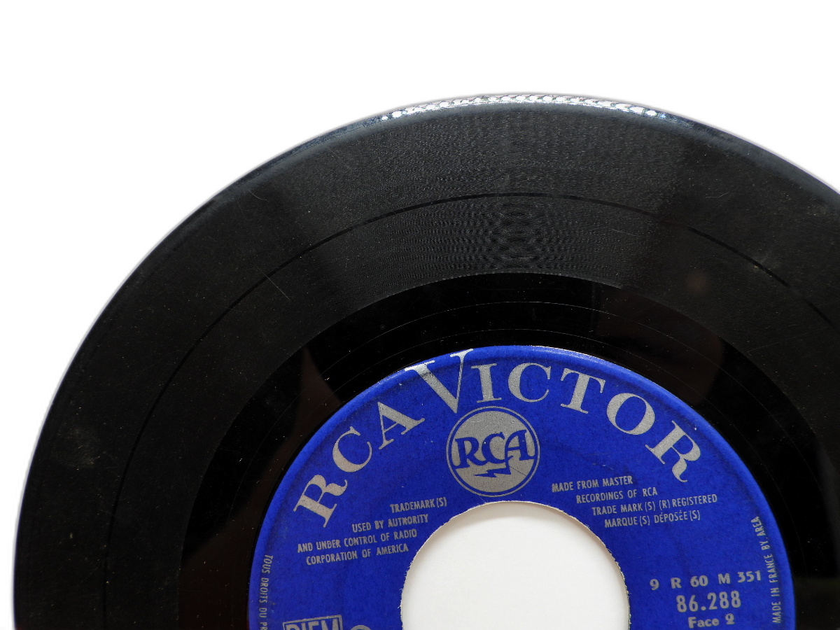 Elvis Presley It's Now Or Never / a Mess of Blues 45 Rpm Vinyl Rca Victor