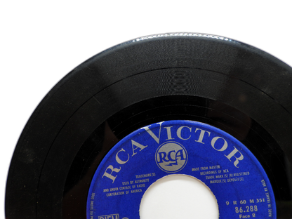 Elvis Presley It's Now Or Never / a Mess of Blues 45 Rpm Vinyl Rca Victor