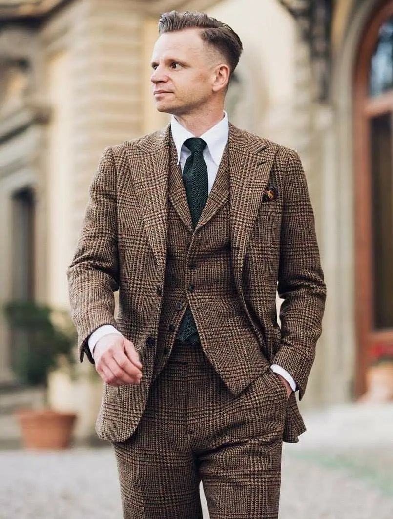 Costume Homme 3 Pieces Plaid British Style Men Suits Tailor-Made Gray Fashion Groom Tuxedos Wedding Coat Fashion Causal Prom