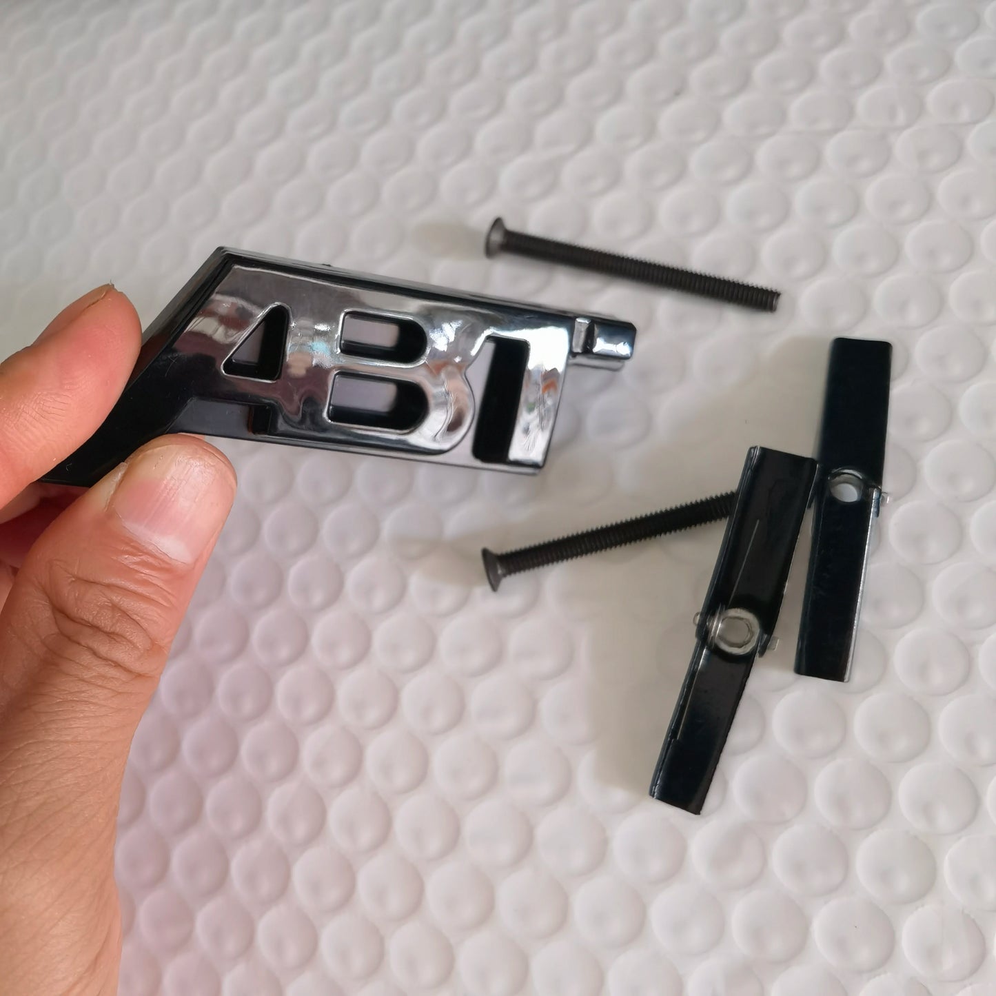 Black ABT Grille Sticker ABT Emblem Insignia Sticker For VW Audi A6 A5 A4 A3 A1 Q3 Q5 Q7 RS3 RS5 RS7 TTS RS4 S5 VW Audi Sticker
