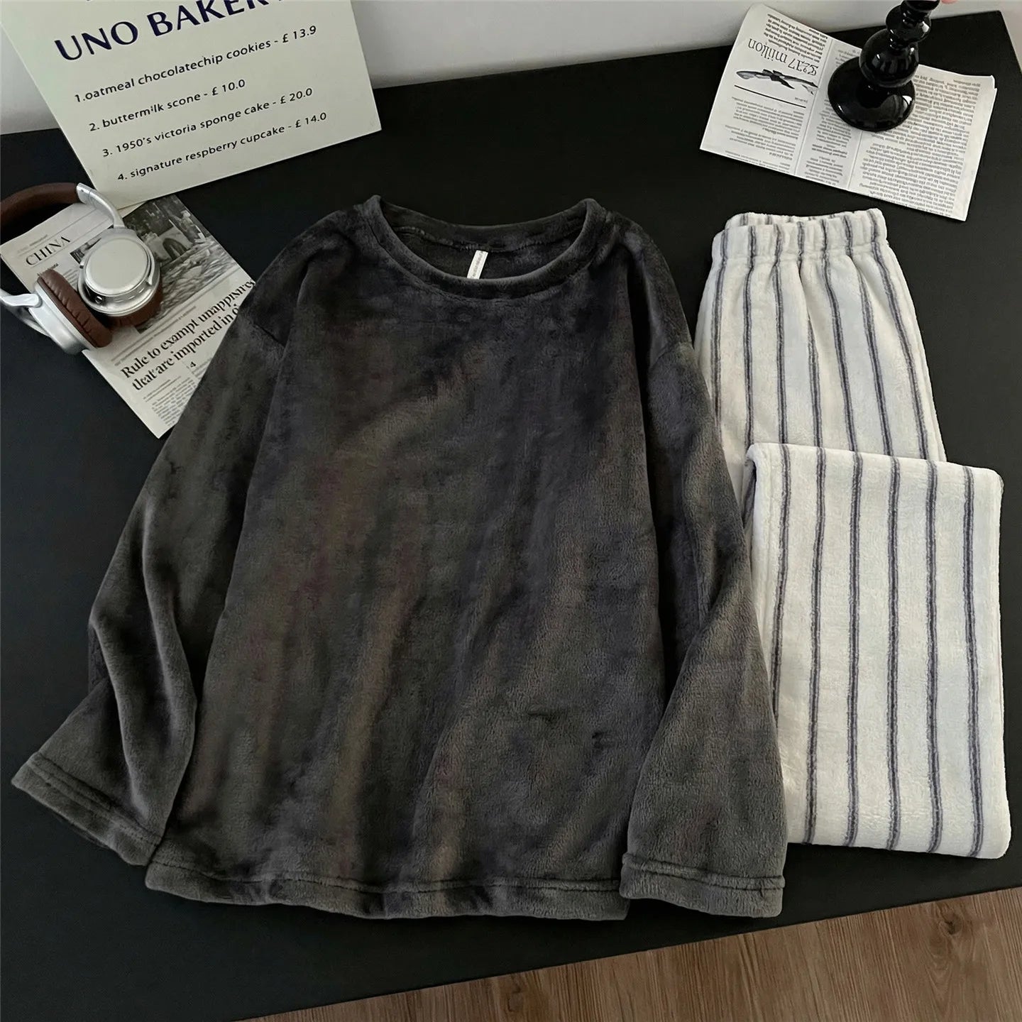 Men's Coral Fleece Pajamas Thickened Flannel Home Clothes Set Casual Loose Fit Autumn Winter Warm Sleepwear round Neck Sweats...