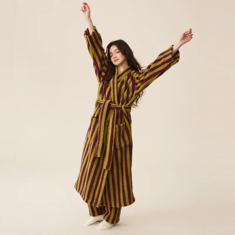 Thickened Extended Winter Warm Couple Sleep Robe Ladies Sleepwear New Style Non Shedding Lamb Velvet Absorbent Bath Robe Men's