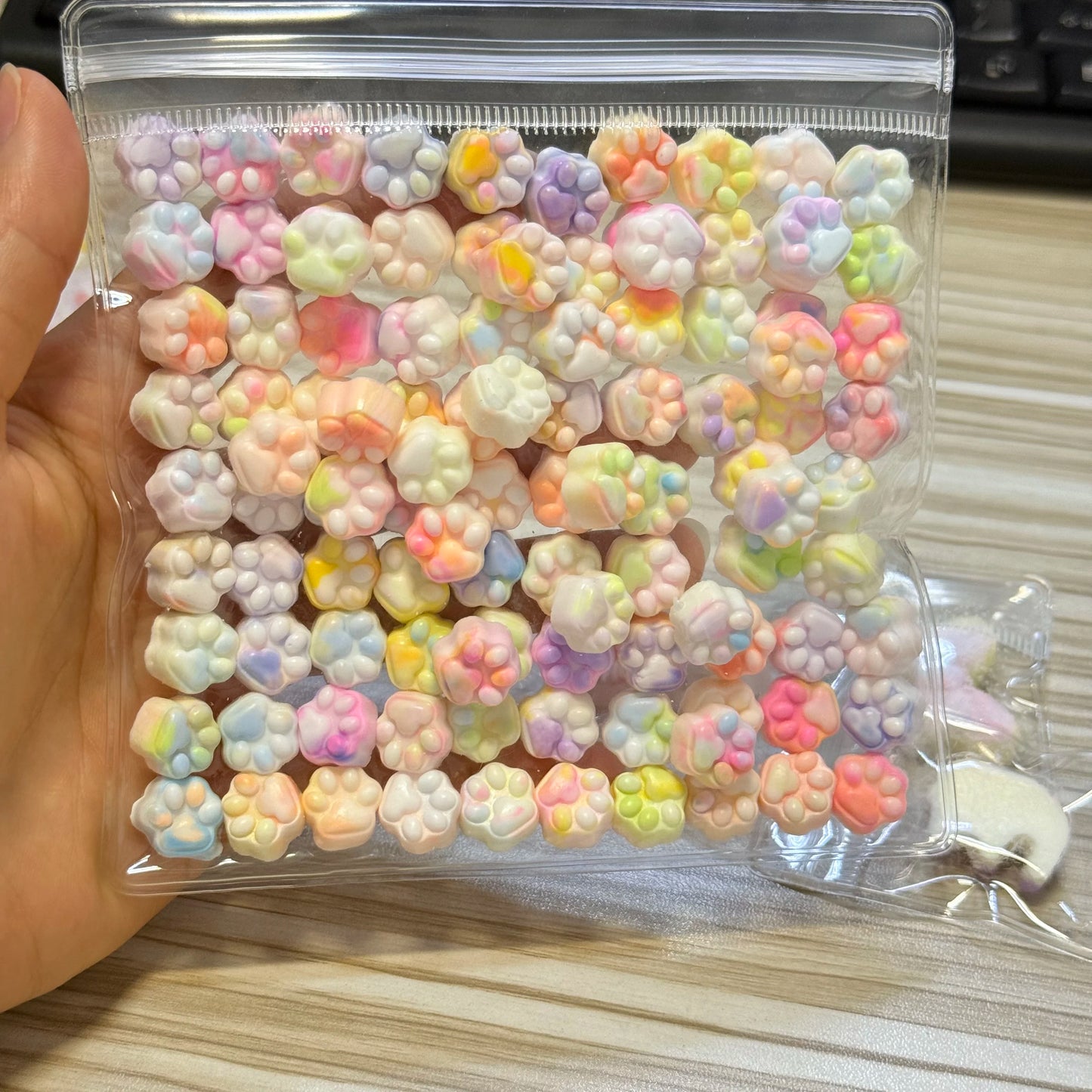 100pcs Kawaii Mini Cat's Paw Squishy Toy Silicone Soft Colorful Cat Paw Mochi Stress Relief Squishy Fidget Toy for Adult Gift