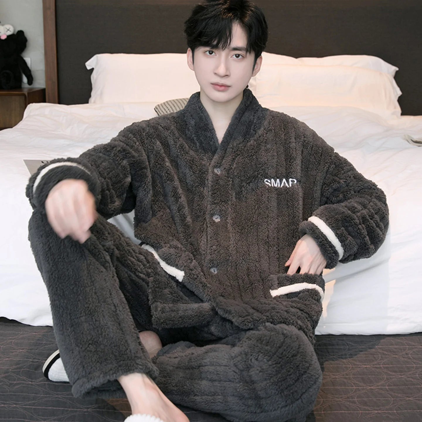 Thickened Flannel Coral Fleece Lined Sleepwear Set Men's Long Sleeve V-Neck Button Placket Home Clothes Suitable for Outdoor