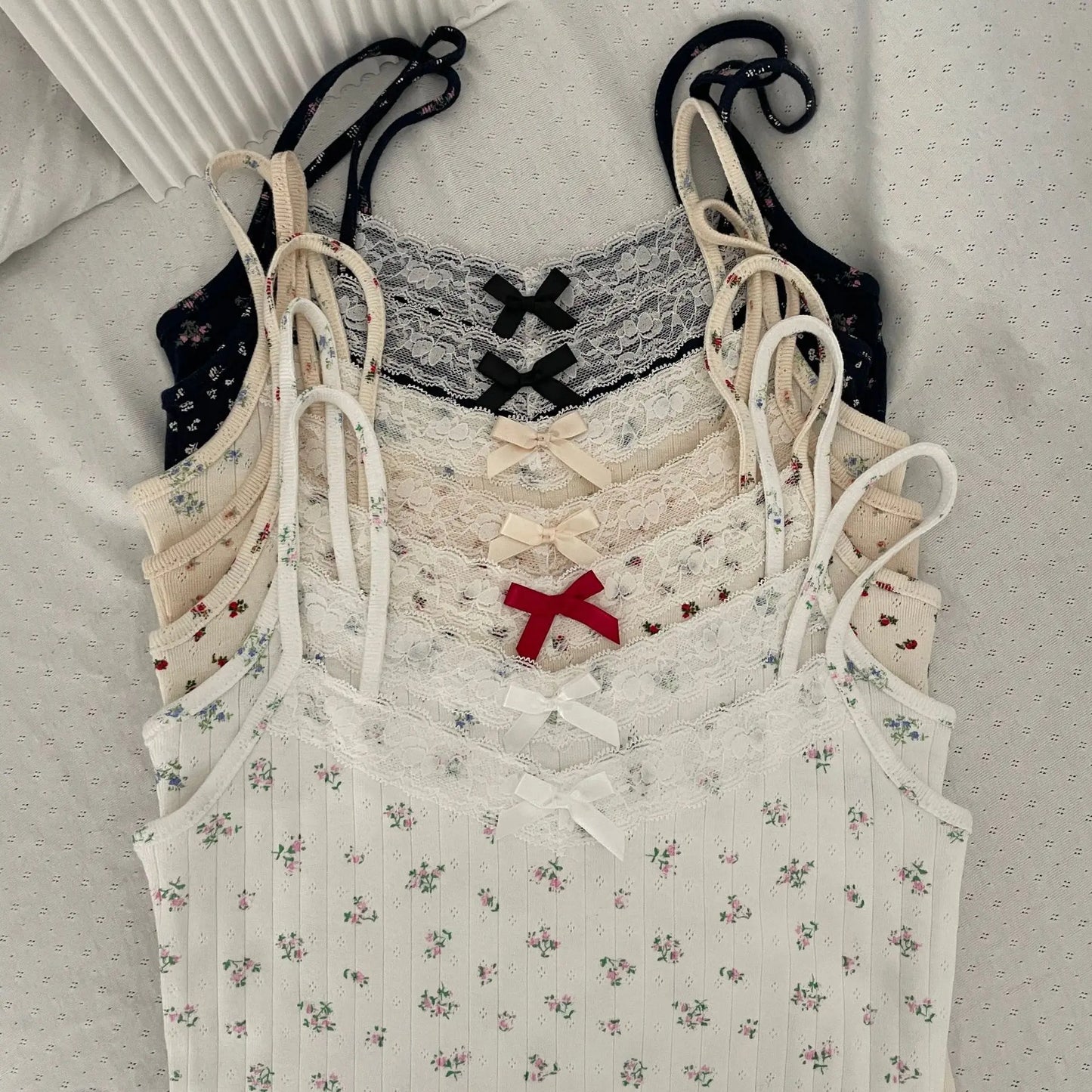 Bow Floral Eyelet Lace Trim Tank Tops Women Summer Cotton Sleeveless Slim Camisole Girls Sweet Cute Preppy Style Crop Top Y2K